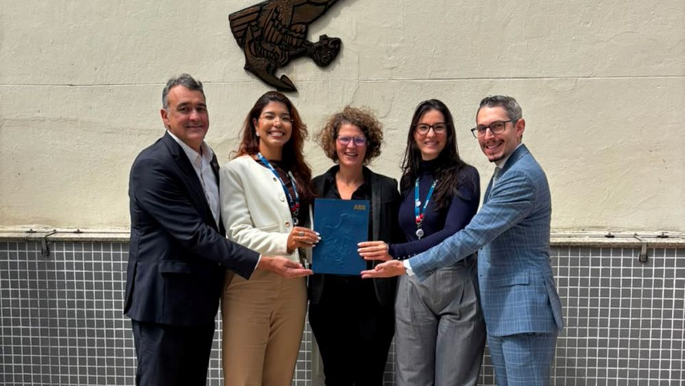 (L to R): Rafael Torres, ABS Director, Global Offshore; Lorrane Oliveira, ABS Senior Account Executive, Global Offshore; Gabriela Joelsas Timerman, JB Energy Chief Sustainability and Regulatory Officer; Luciana Passos, ABS Manager, Offshore Accounts; and Rodolfo Gonçalves, JB Energy CEO  