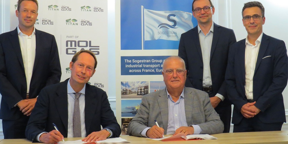 From left to right: Grégoire Hartig - Commercial Director, Titan ; Niels den Nijs - Director of Titan and Chief Commercial Officer, Molgas Group ; Pascal Girardet - CEO Sogestran Group ; Benoist Grosjean: Director - Sogestran Shipping ; David Patron - Sa