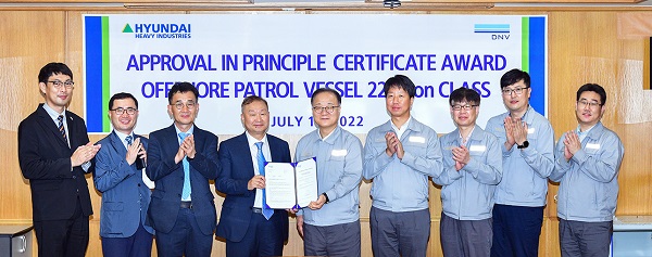 Awarding ceremony, from left: Hyun Ho Park, Yeong Hwan Mun, Sung Ho Shin, Hwa Lyong Lee (DNV), Sanghoon Nam, Sangbong Lee, Joonil Choi, Hyunsoo Ok,Yongbeom Gwak (HHI)