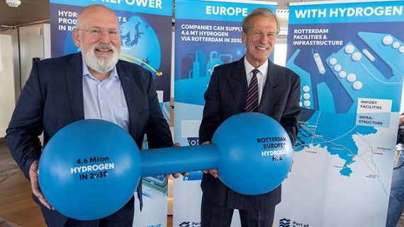European commissioner Frans Timmermans and Allard Castelein, CEO of the Port of Rotterdam Authority; Courtesy of Port of Rotterdam