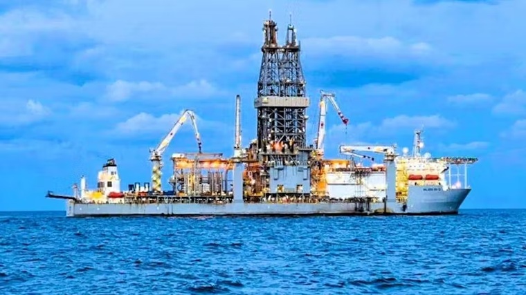 This photo of the Valaris DS-12 drillship sailing in Egyptian waters was captured by Rodrigo Bento, chief mechanic of the drillship