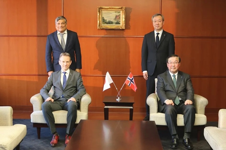 YCA and NYK management meeting Front Left：Hans Olav Raen, CEO, Yara Clean Ammonia / Back Left：Murali Srinivasan, Senior Vice President, Yara Clean Ammonia / Front Right：Takaya Soga, President, NYK / Back Right：Tsutomu Yokoyama, Executive Officer, NYK