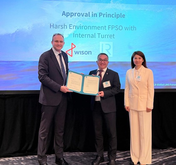 Andrew McKeran Chief Growth Officer, Lloyd’s Register; Loy Wee Meng, Senior Product Manager of Wison New Energies Co., Ltd FPSO Product Center; and Li Chaoyan, President, Americas, Wison New Energies Co., Ltd.