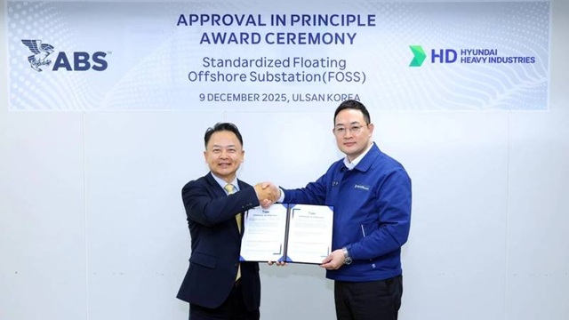 Hyun-Buki Jeon, ABS Director, Korea Regional Business Development, and Gui-hun Seol, Executive Vice President Offshore & Energy Business Unit, HD Hyundai Heavy Industries Co., Ltd.