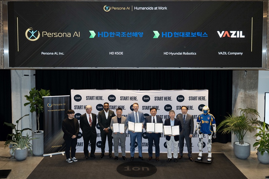 Pictured from left: Mingyu Kim (Research Engineer) VAZIL Company, Jerry Pratt (CTO) Persona AI, Inc, Jide Akinyode (COO) Persona AI, Inc, Sungwon Kim (CTO) VAZIL Company, Nicolaus Radford (CEO) Persona AI, Inc, Dongju Lee (Senior Vice President) HD KSOE, Younghoon Song (Vice President) HD Hyundai Robotics, Won Jun Yun (Principal Research Engineer) HD KSOE.
