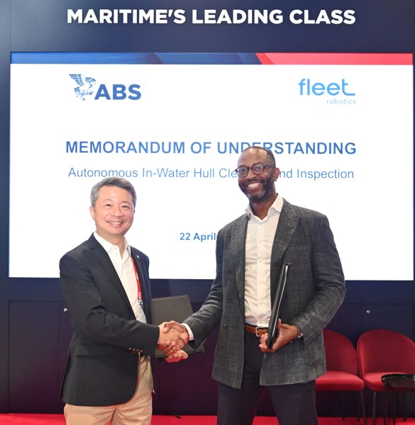 L to R): Dr. Gu Hai, ABS Vice President, Technology, with Sidney McLaurin, CEO & Co-Founder of Fleet Robotics, at Singapore Maritime Week.
