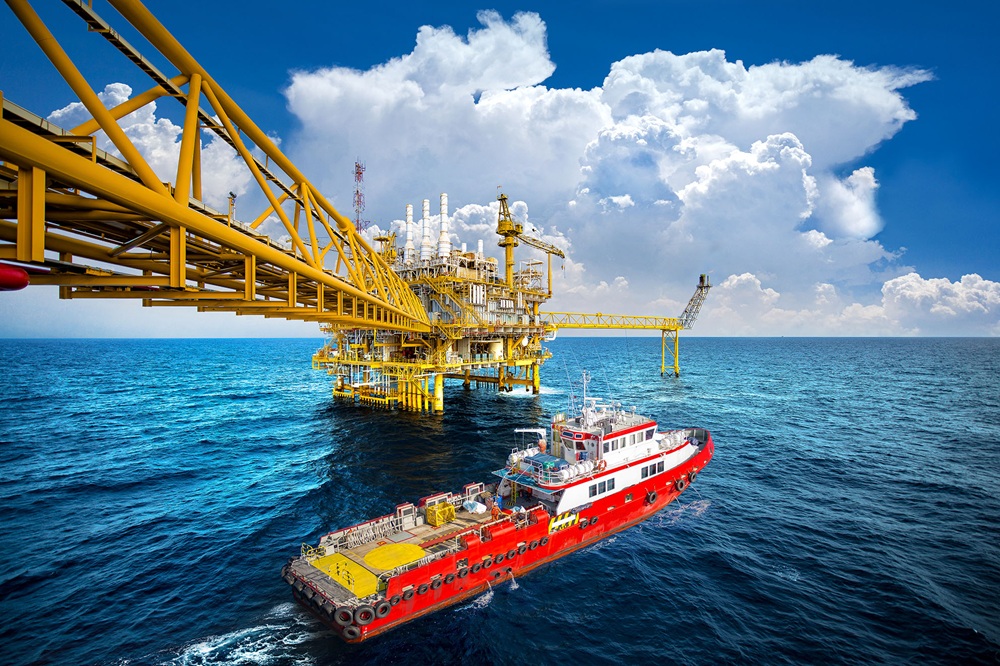 Weather intelligence is increasingly important for managing offshore oil & gas operations as climate volatility intensifies. Photo: Shutterstock