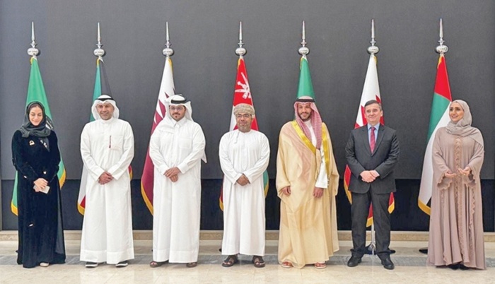 جانب من المشاركين في الاجتماع 