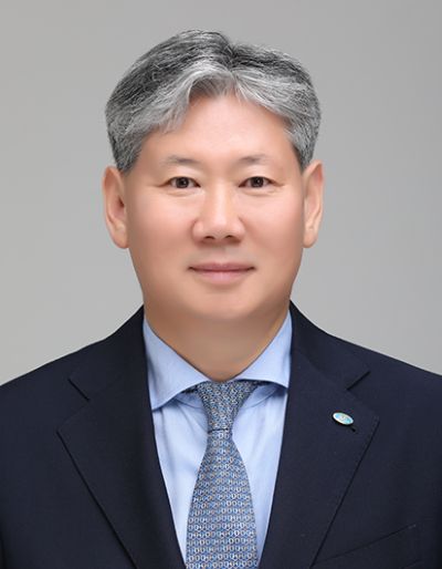 Photo of LEE Yongsok, Chairman & CEO of KR